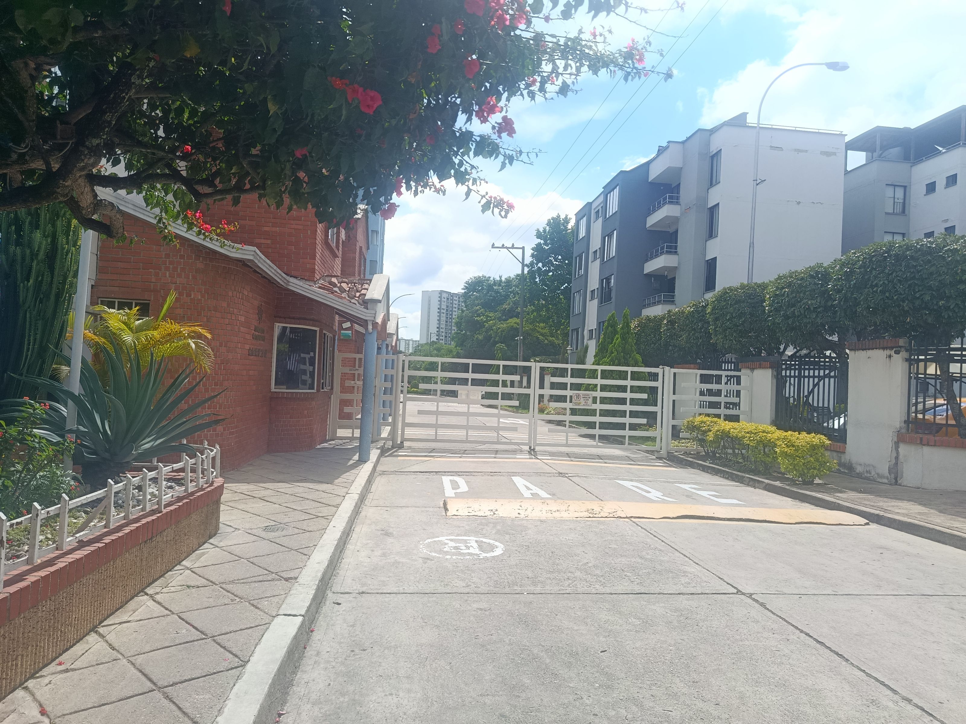 Apartamento en arriendo Santander Bucaramanga Ub Parque Campestre 66 m2 Habitaciones 3 Baños 2 Garajes 1 Precio $1805700