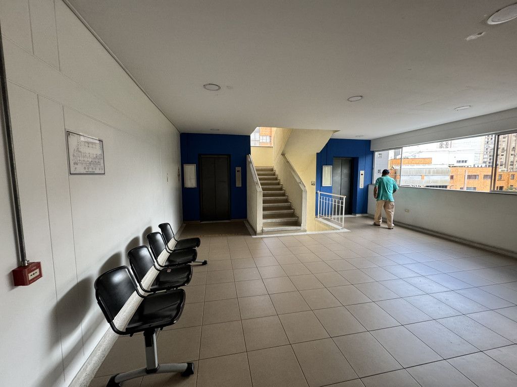 Consultorio en venta Santander Floridablanca Villa España 37 m2 Habitaciones 0 Baños 1 Garajes 1 Precio $380000000