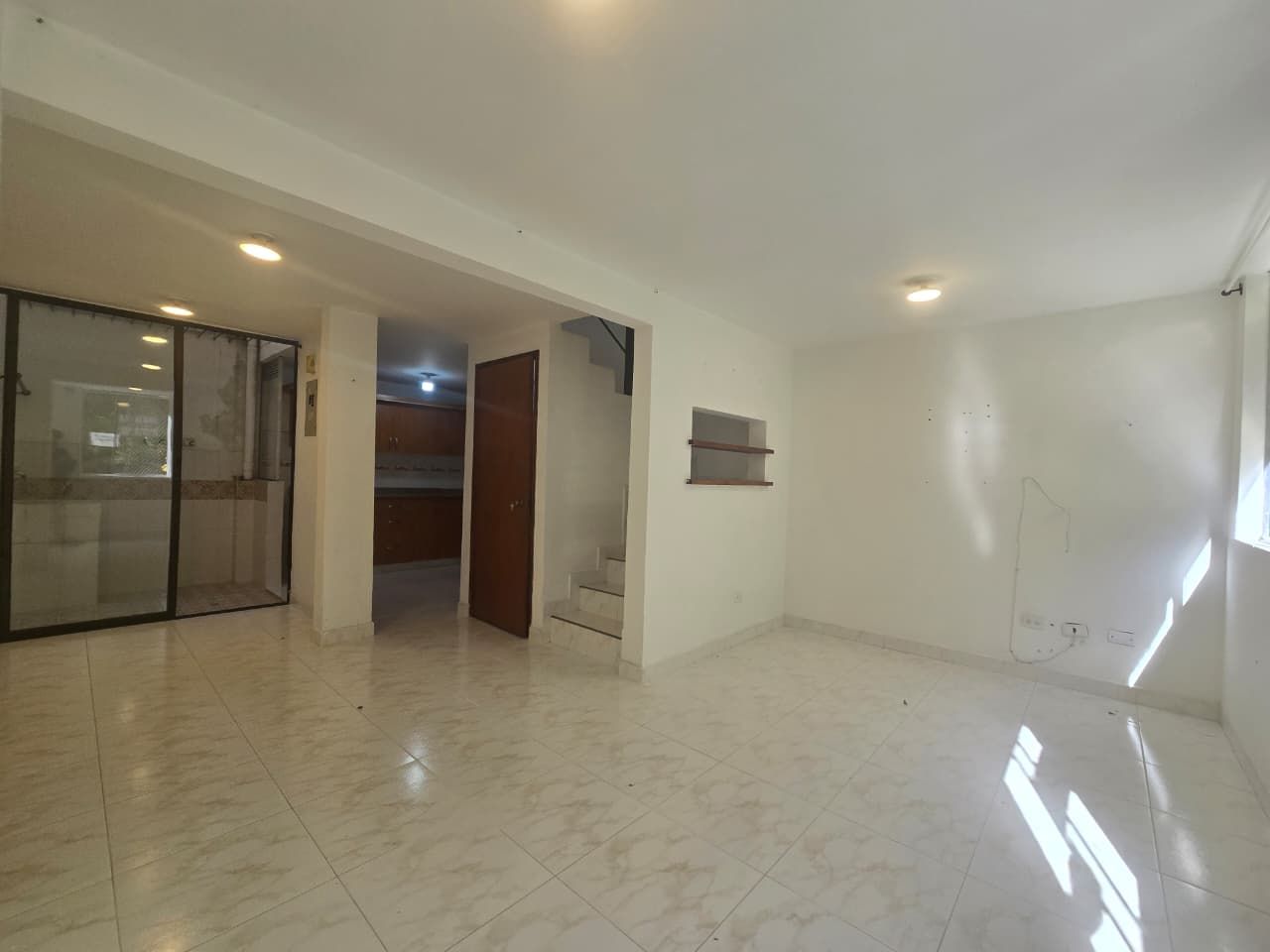Casa en arriendo Antioquia Medellín Loma De Los Bernal 84 m2 Habitaciones 3 Baños 3 Garajes 0 Precio $3150000