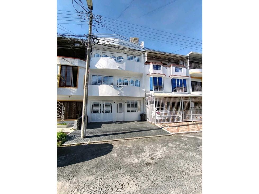 Casa en venta Valle Del Cauca Palmira Ub El Campestre 300 m2 Habitaciones 3 Baños 3 Garajes 2 Precio $650000000
