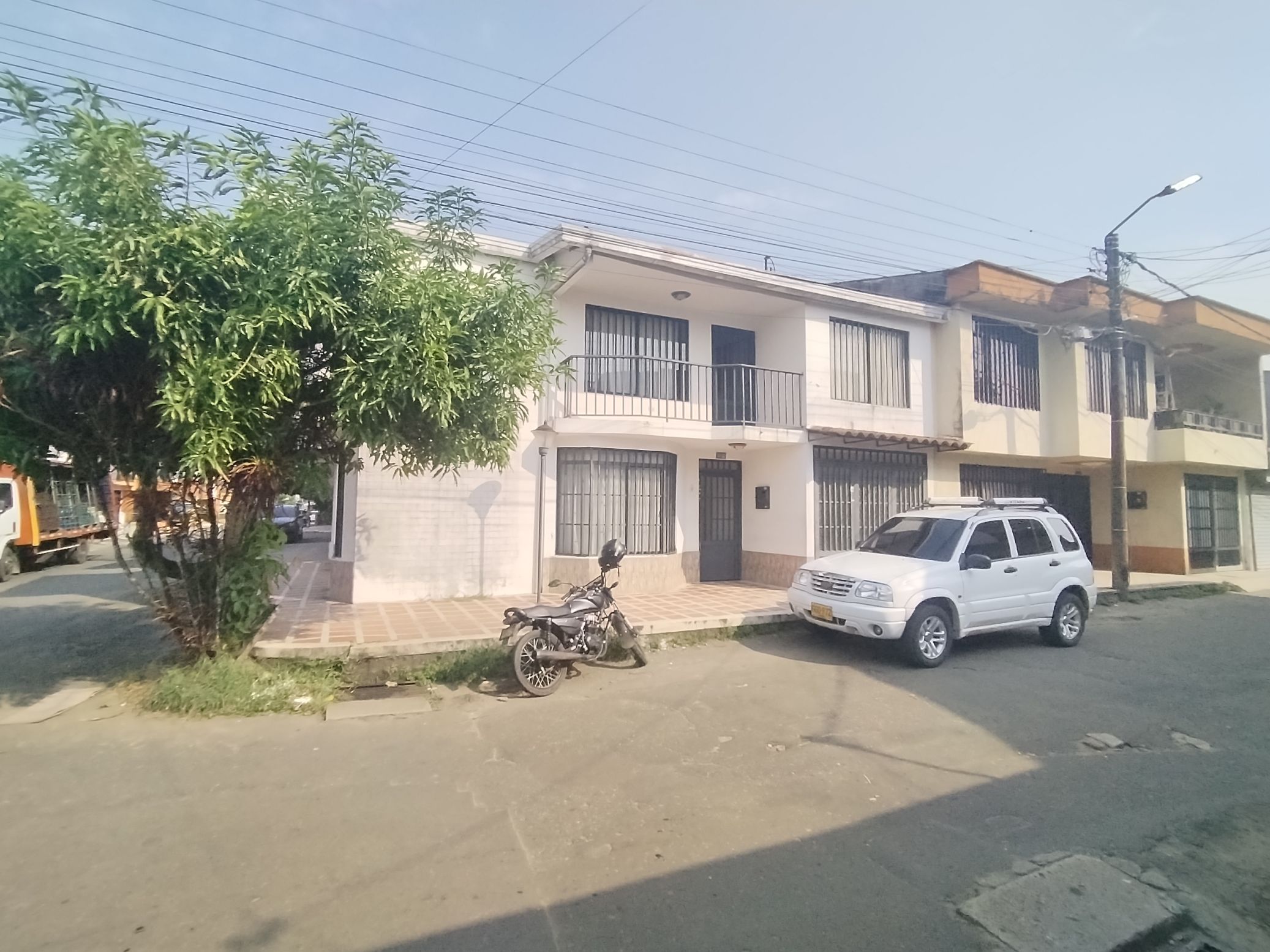 Casa en venta Caquetá Florencia El Porvenir 200 m2 Habitaciones 5 Baños 3 Garajes 1 Precio $399999000