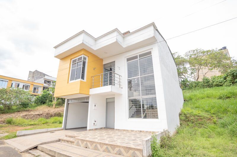 Casa en venta Caquetá Florencia Las Brisas 170 m2 Habitaciones 3 Baños 3 Garajes 1 Precio $435000000