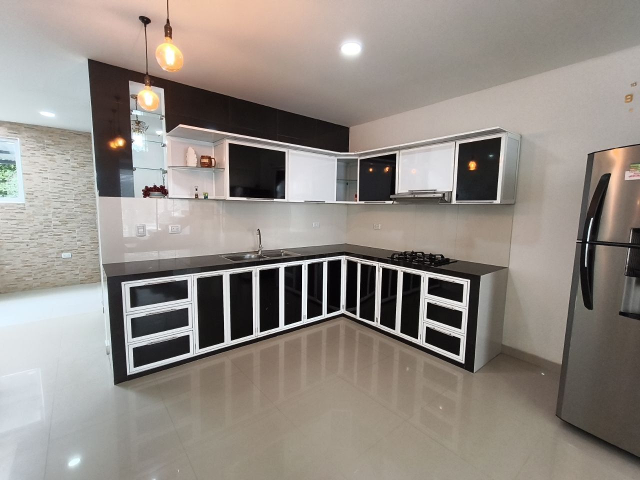Casa en venta Caquetá Florencia Ub Pinos Altos 168 m2 Habitaciones 3 Baños 3 Garajes 2 Precio $395000000