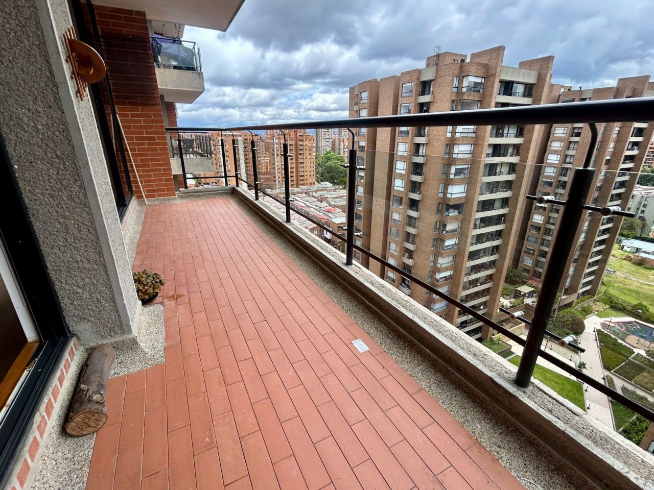 Apartamento en arriendo Cundinamarca Bogotá Mazurén 134 m2 Habitaciones 3 Baños 3 Garajes 2 Precio $6500000