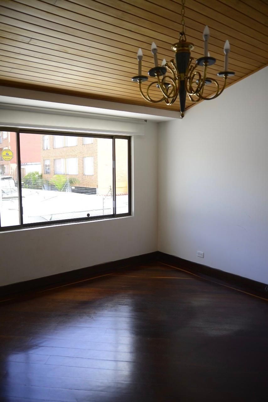 Casa en arriendo Cundinamarca Bogotá Santa Barbara Central 700 m2 Habitaciones 4 Baños 6 Garajes 4 Precio $15000000