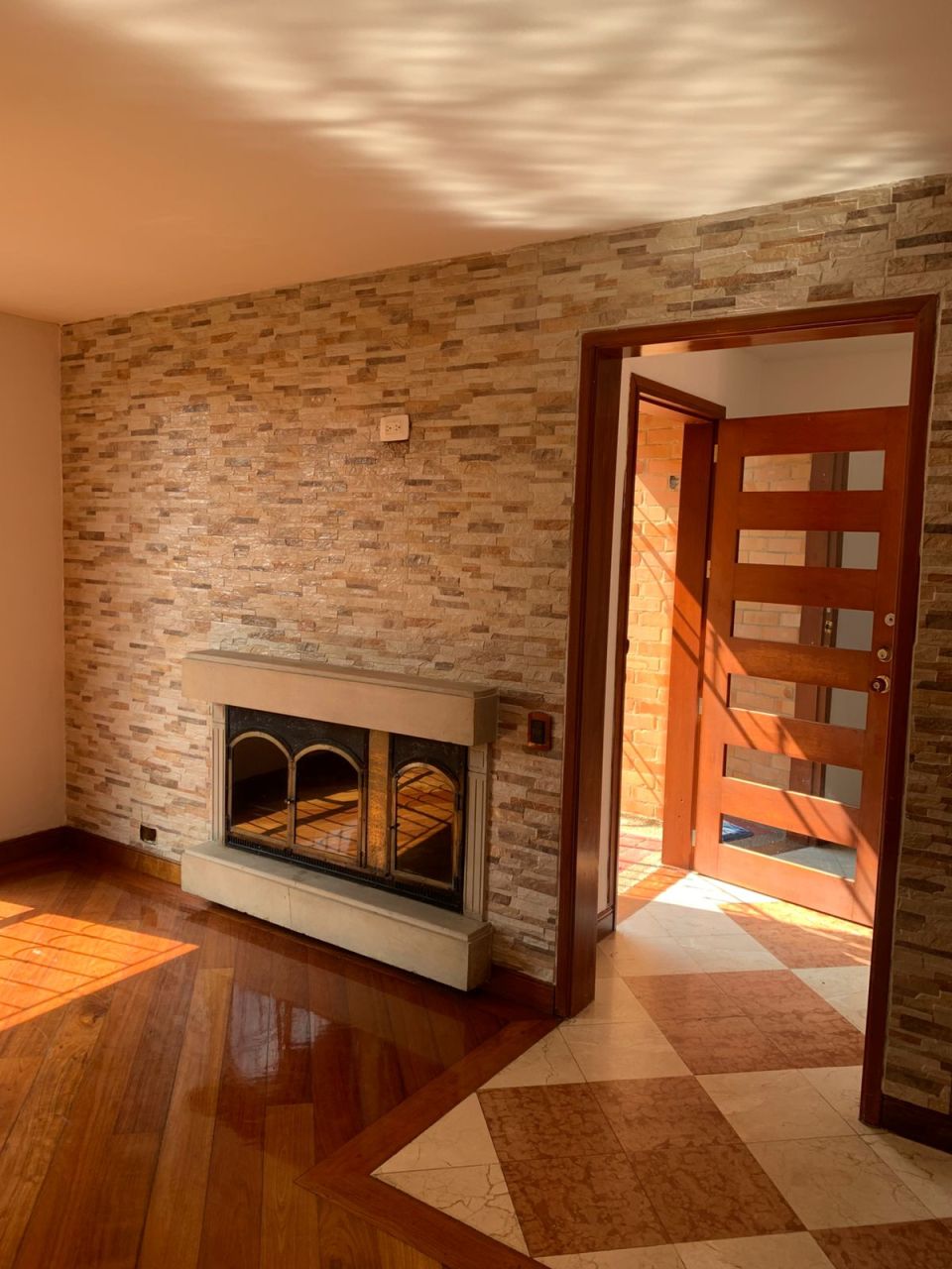 Casa en venta Cundinamarca Bogotá Mallorca 153 m2 Habitaciones 4 Baños 4 Garajes 2 Precio $750000000