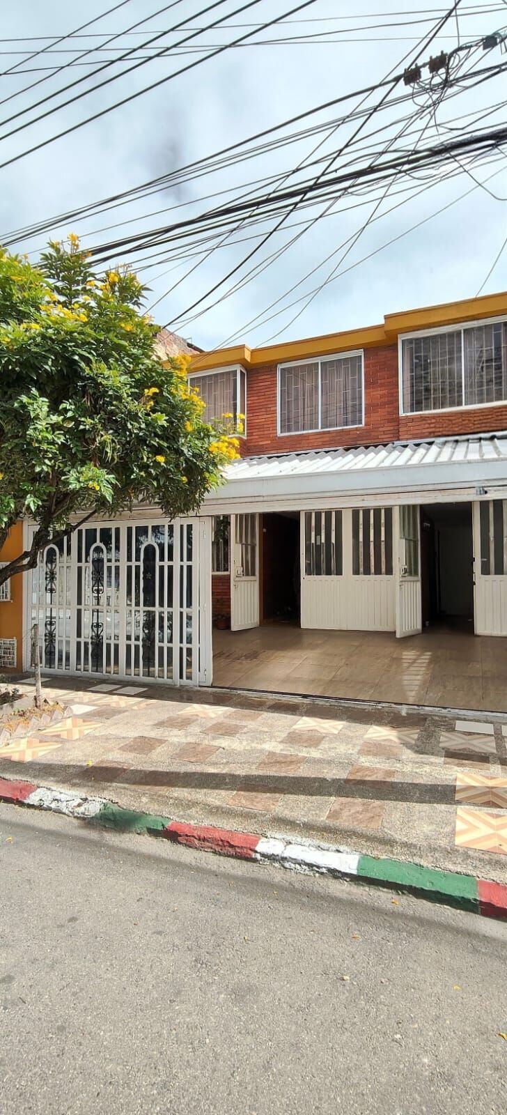 Casa en venta Cundinamarca Bogotá Ingles 285 m2 Habitaciones 7 Baños 4 Garajes 3 Precio $830000000