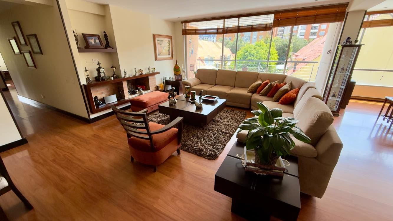 Apartamento en venta Cundinamarca Bogotá Country Club 186 m2 Habitaciones 3 Baños 4 Garajes 2 Precio $1300000000