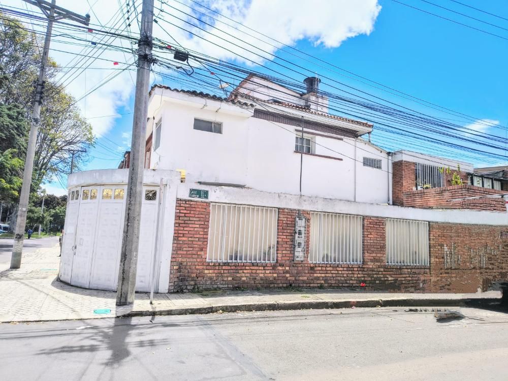 Casa en venta Cundinamarca Bogotá Popular Modelo 258 m2 Habitaciones 3 Baños 2 Garajes 3 Precio $900000000
