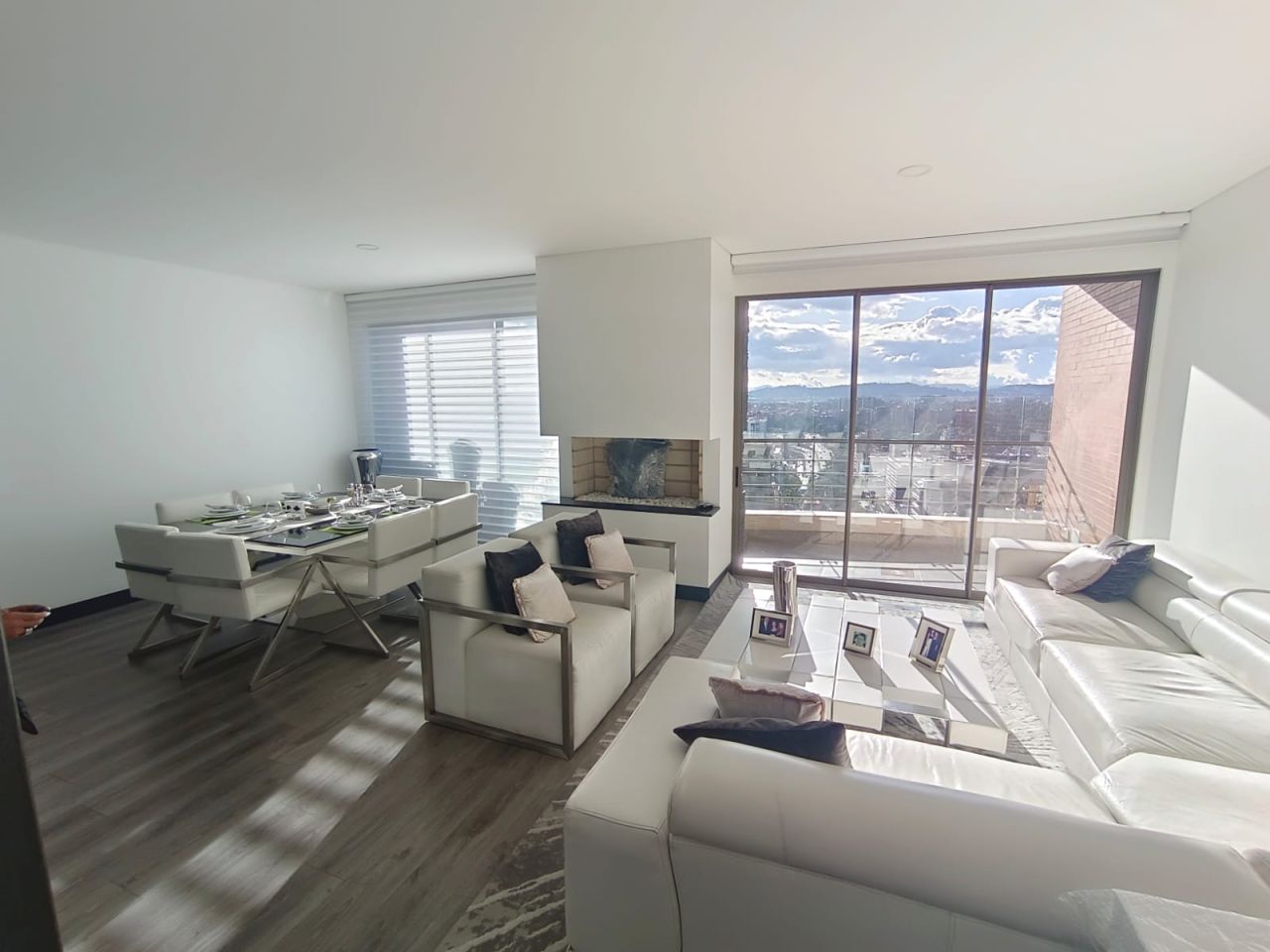 Apartamento en venta Cundinamarca Bogotá Ub Delicias Del Carmen 177 m2 Habitaciones 3 Baños 5 Garajes 2 Precio $2600000000