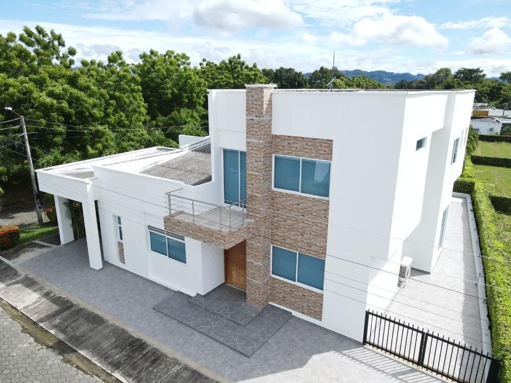 Casa en venta Tolima Flandes Flandes 592 m2 Habitaciones 6 Baños 7 Garajes 2 Precio $1650000000