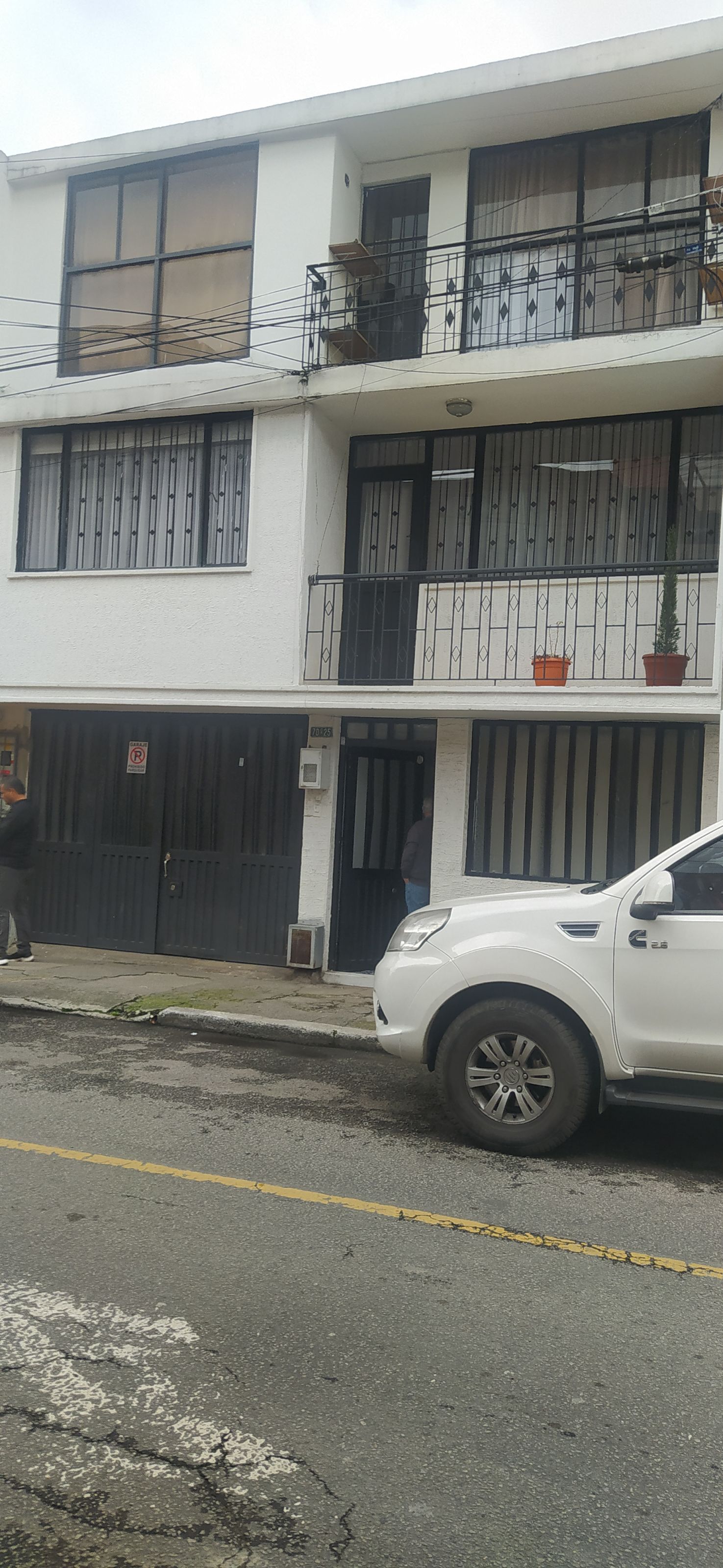 Casa en venta Cundinamarca Bogotá San Joaquín 294 m2 Habitaciones 6 Baños 3 Garajes 1 Precio $800000000