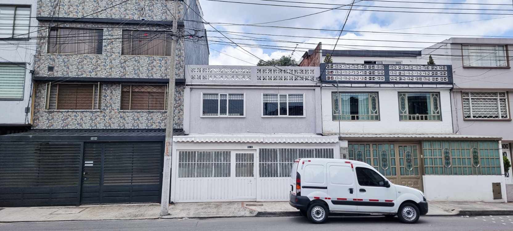 Casa en venta Cundinamarca Bogotá Bellavista Occidental 200 m2 Habitaciones 6 Baños 4 Garajes 3 Precio $740000000