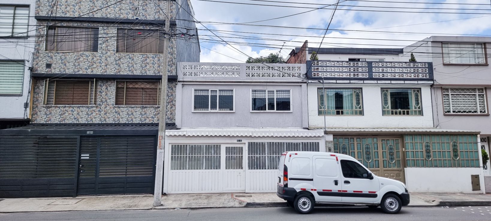 Casa en venta Cundinamarca Bogotá Bellavista Occidental 200 m2 Habitaciones 6 Baños 4 Garajes 3 Precio $740000000