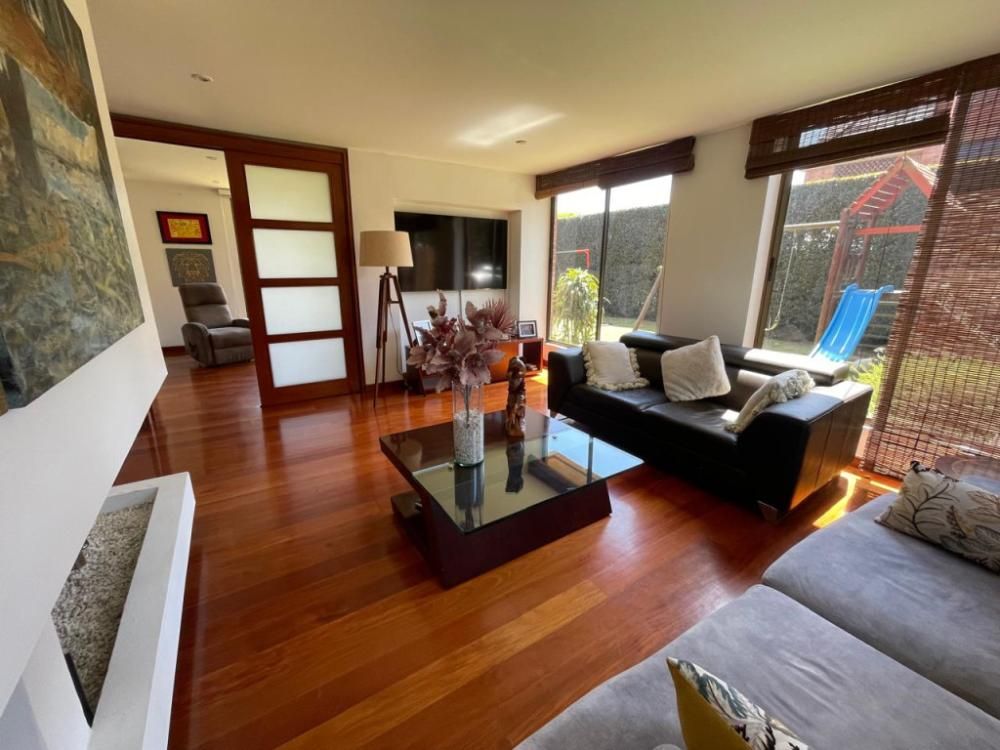 Casa en venta Cundinamarca Chía Cr Camino De La Floresta 220 m2 Habitaciones 4 Baños 3 Garajes 4 Precio $970000000