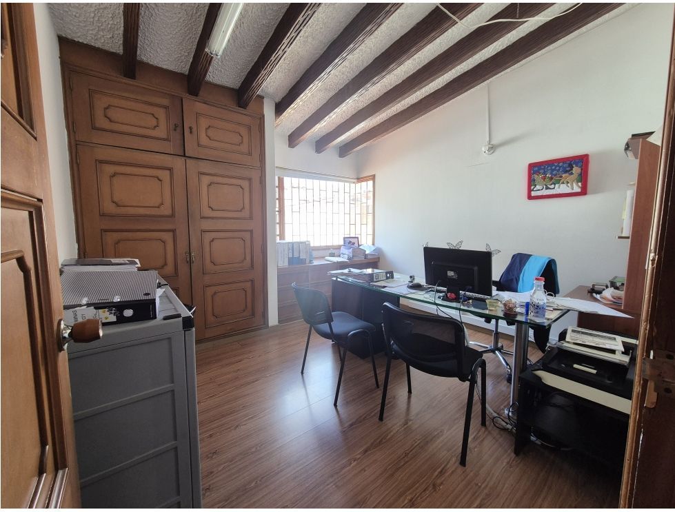Casa en venta Cundinamarca Bogotá Santa Barbara Central 295 m2 Habitaciones 8 Baños 5 Garajes 4 Precio $2350000000