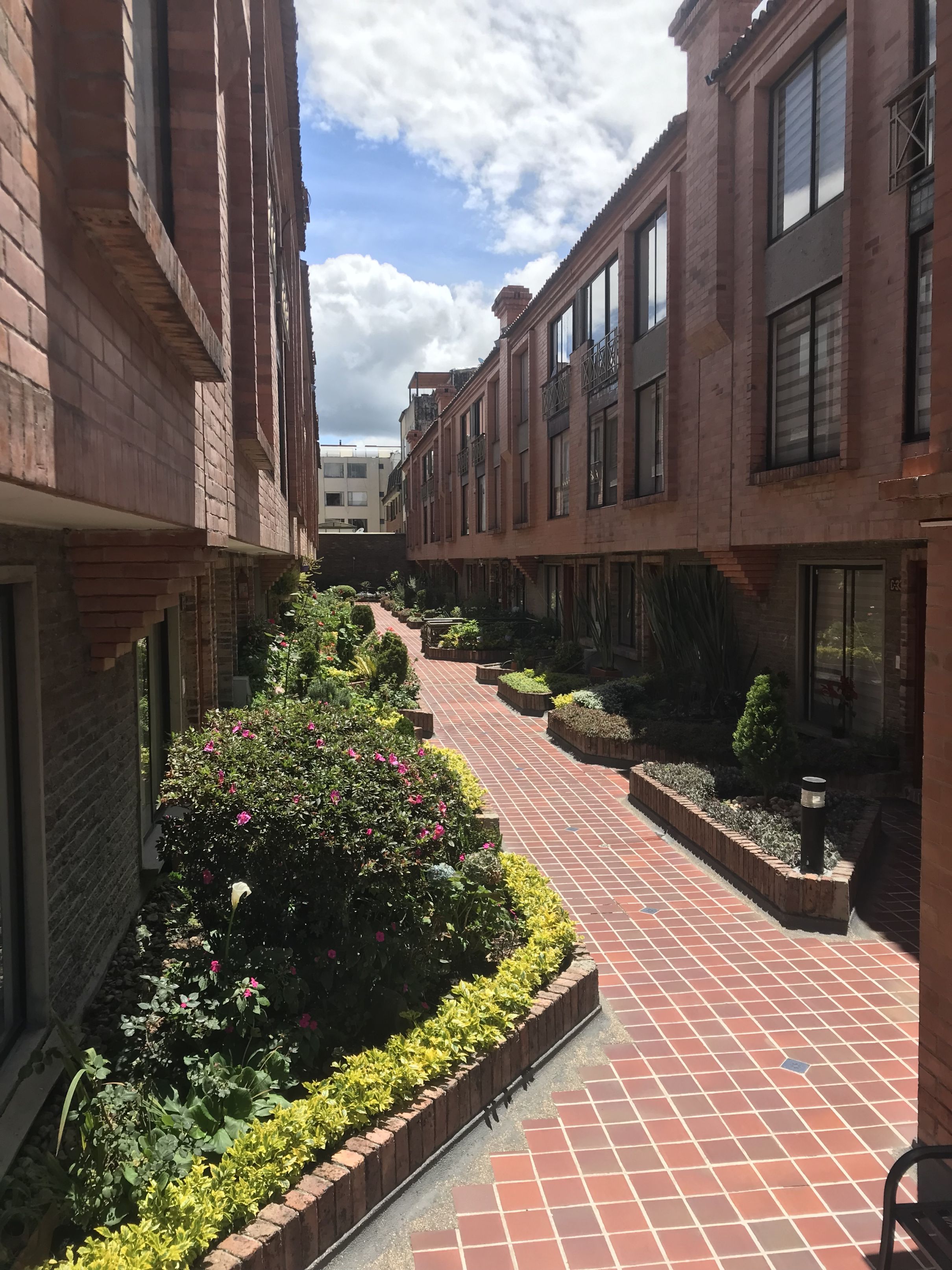 Casa en venta Cundinamarca Bogotá Cedro Salazar 120 m2 Habitaciones 3 Baños 2 Garajes 1 Precio $670000000