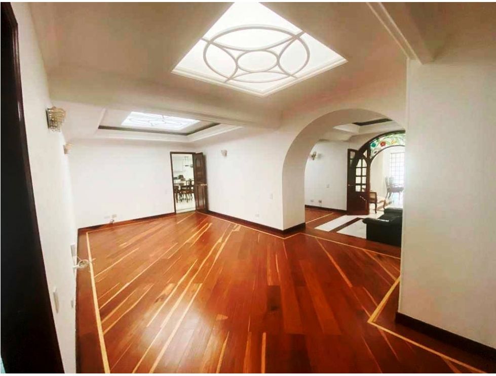 Casa en venta Cundinamarca Bogotá Santa Barbara Oriental 594 m2 Habitaciones 3 Baños 5 Garajes 4 Precio $3600000000