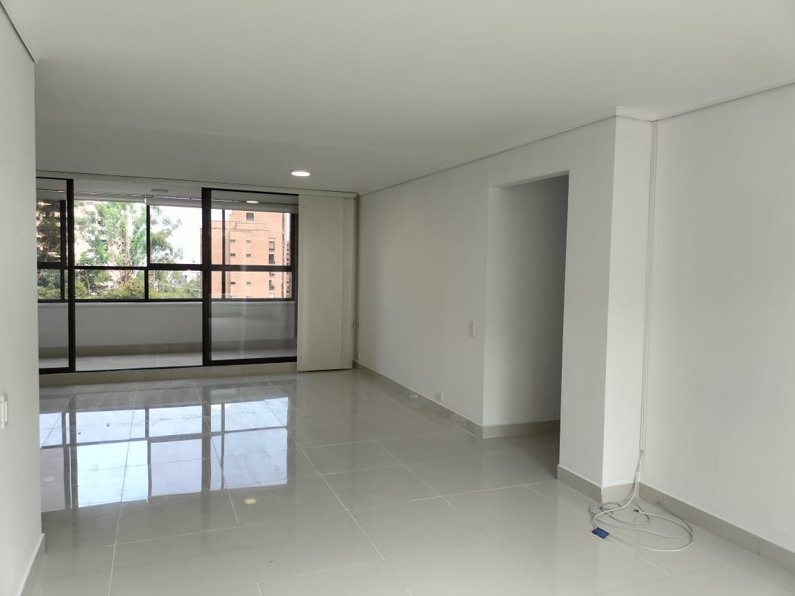 Apartamento en arriendo Antioquia Medellín La Florida 148 m2 Habitaciones 3 Baños 3 Garajes 2 Precio $6000000