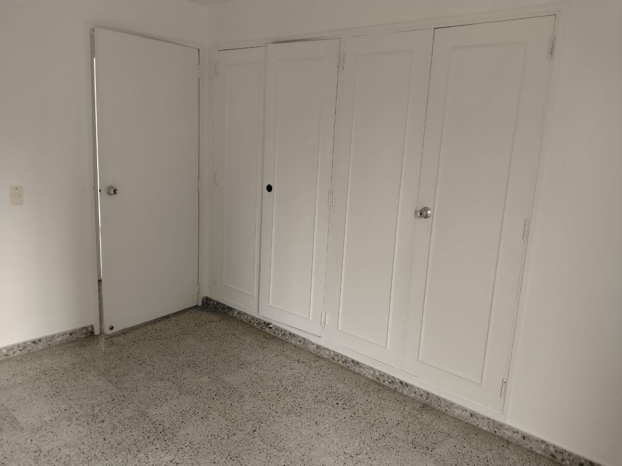Apartamento en arriendo Antioquia Medellín Lorena 180 m2 Habitaciones 4 Baños 3 Garajes 0 Precio $5000000