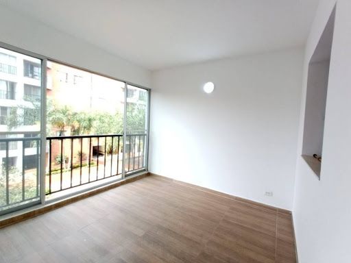 Apartamento en arriendo Valle Del Cauca Cali Conjunto Residencial El Bosque 112 m2 Habitaciones 3 Baños 4 Garajes 2 Precio $2800000