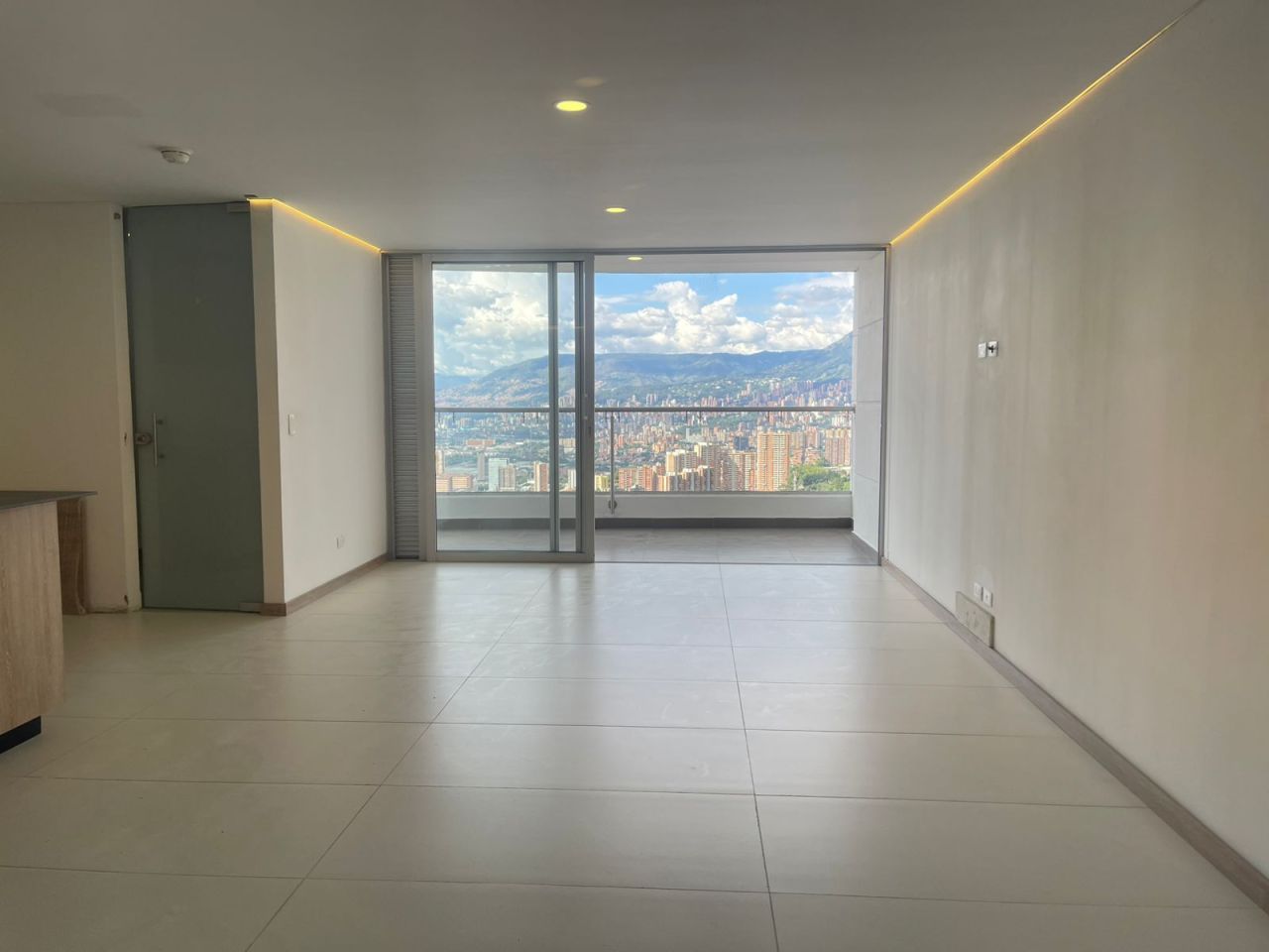 Apartamento en arriendo Antioquia Sabaneta Betania 157 m2 Habitaciones 3 Baños 4 Garajes 2 Precio $5150000