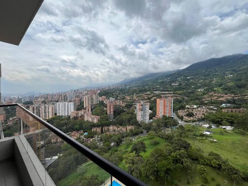Apartaestudio en arriendo Antioquia Envigado La Pradera 70 m2 Habitaciones 1 Baños 2 Garajes 1 Precio $3500000