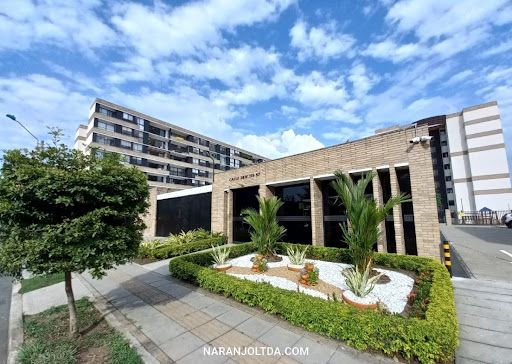 Apartamento en arriendo Valle Del Cauca Cali Conjunto Residencial Valparaiso Ciudad Bochalema 95 m2 Habitaciones 3 Baños 3 Garajes 1 Precio $2600000
