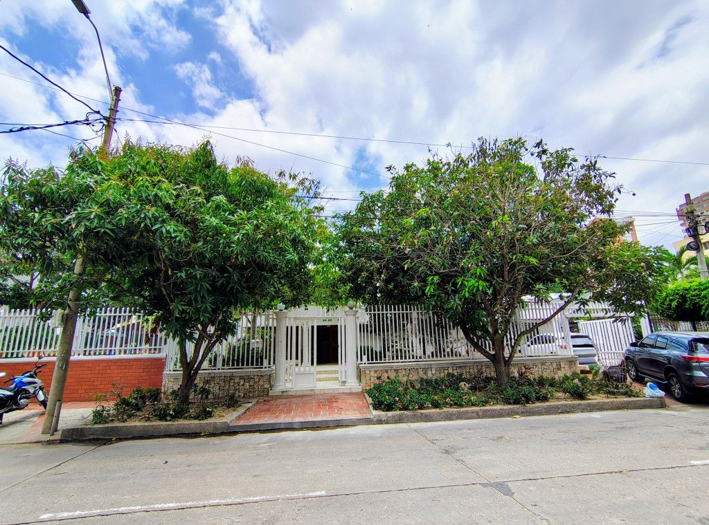 Casa en venta Atlántico Barranquilla Andalucia 548 m2 Habitaciones 4 Baños 4 Garajes 3 Precio $1400000000