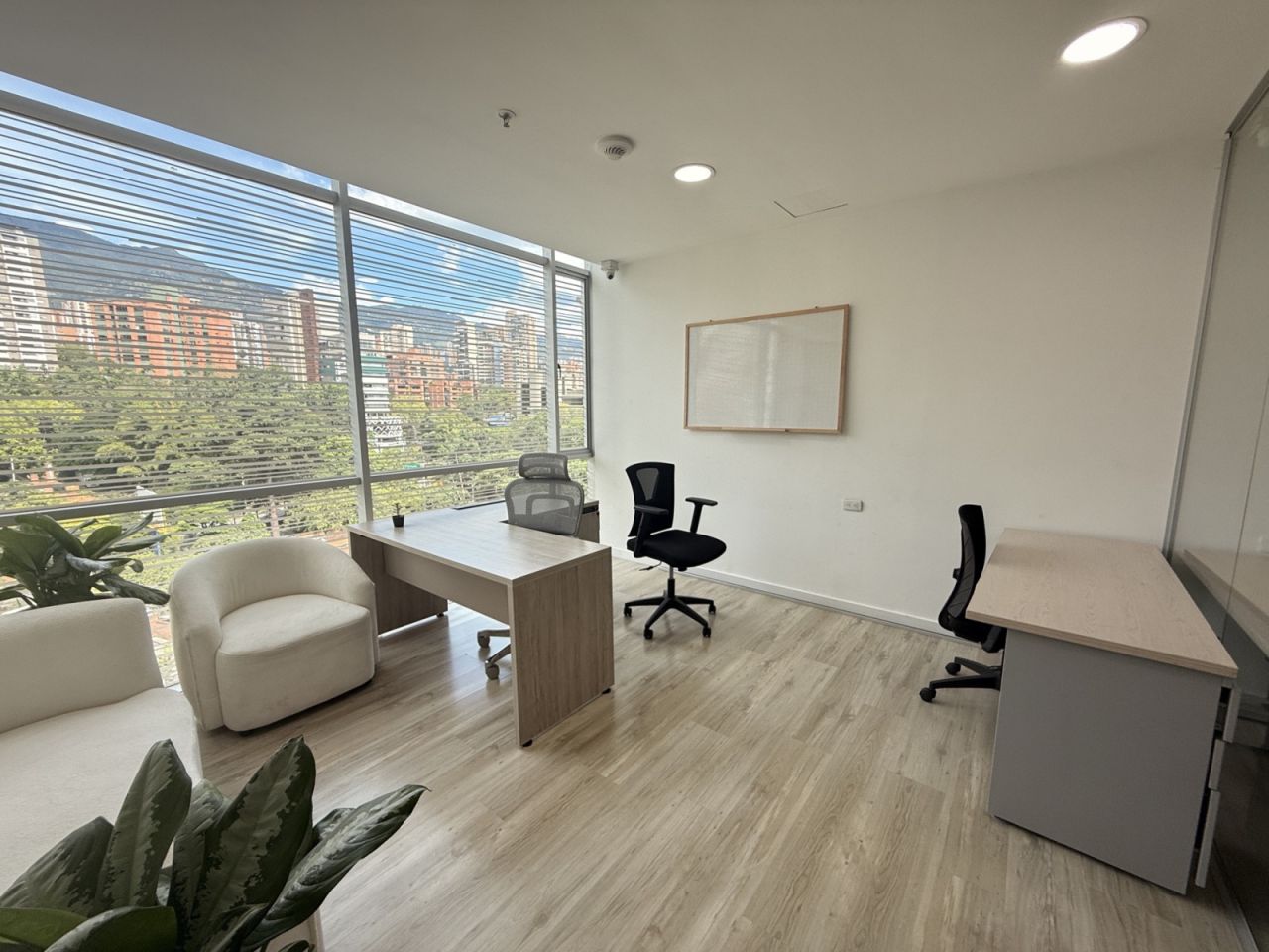 Oficina en arriendo Antioquia Medellín Villa Carlota 50 m2 Habitaciones 0 Baños 3 Garajes 1 Precio $5500000