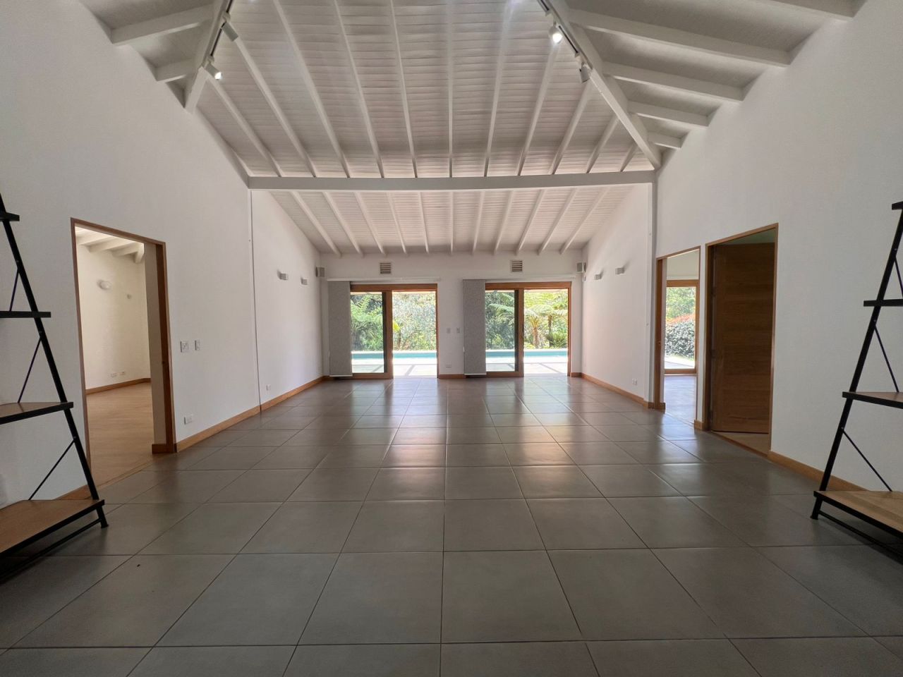 Casa en venta Antioquia Rionegro Cuatro Esquinas 260 m2 Habitaciones 3 Baños 3 Garajes 2 Precio $2600000000