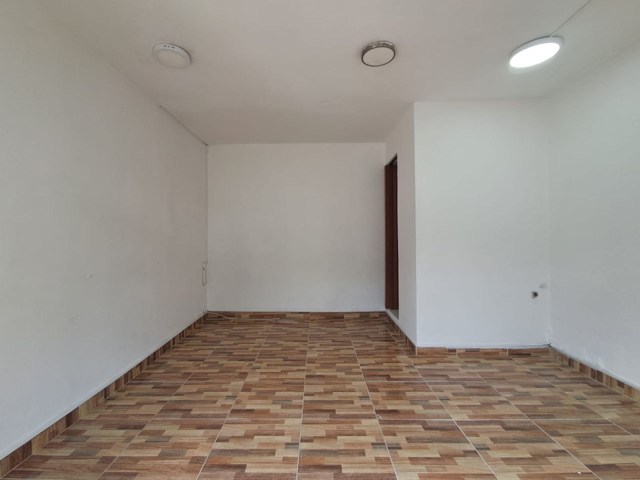 Local en arriendo Risaralda Pereira Los Rosales 17 m2 Habitaciones 0 Baños 1 Garajes 0 Precio $1050000