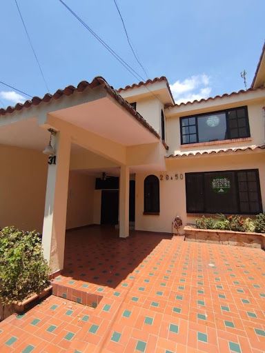 Casa en arriendo Santander Floridablanca Cañaveral 200 m2 Habitaciones 4 Baños 3 Garajes 1 Precio $5444000