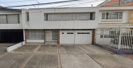 Casa en arriendo Cundinamarca Bogotá San Luis 394 m2 Habitaciones 10 Baños 4 Garajes 4 Precio $12500000
