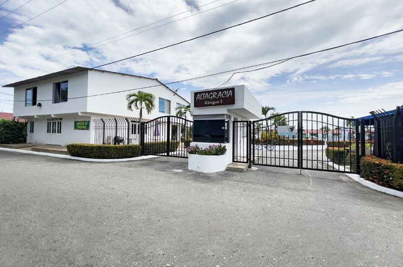 Casa en venta Tolima Flandes Iqueima 168 m2 Habitaciones 4 Baños 4 Garajes 1 Precio $220000000
