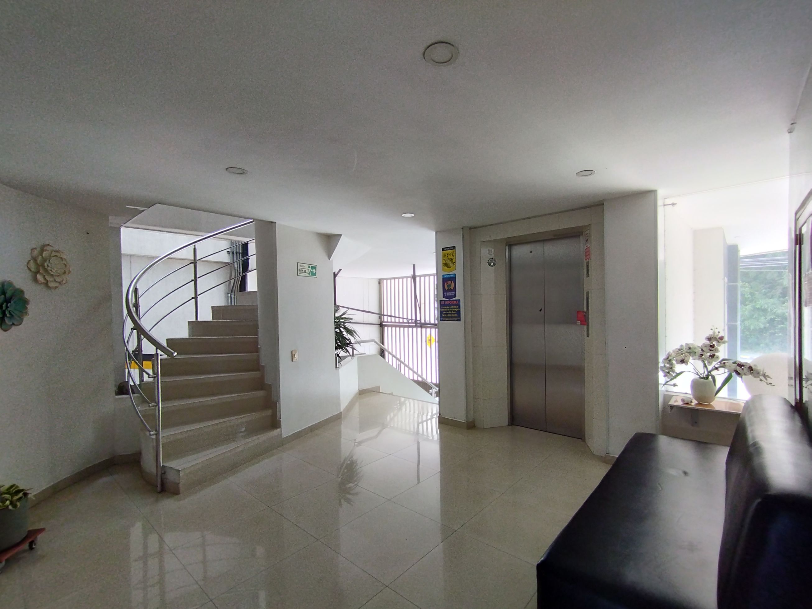 Local en arriendo Santander Bucaramanga Cabecera Del Llano 38 m2 Habitaciones 0 Baños 1 Garajes 0 Precio $1800000