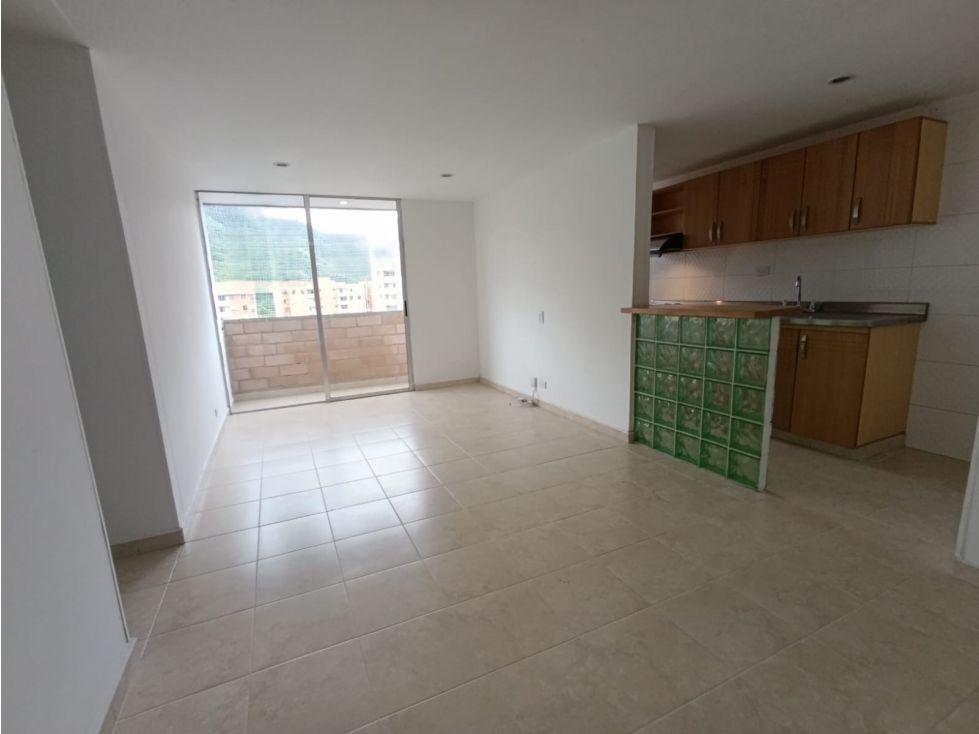 Apartamento en arriendo Antioquia Medellín Loma De Los Bernal 54 m2 Habitaciones 3 Baños 2 Garajes 1 Precio $3200000