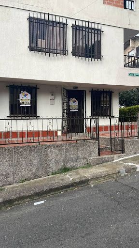 Casa en arriendo Antioquia Envigado Trianon 70 m2 Habitaciones 2 Baños 2 Garajes 1 Precio $2100000
