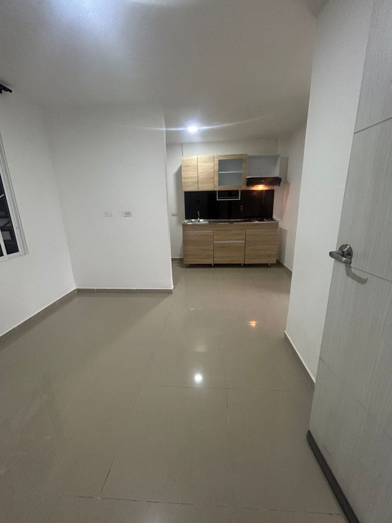 Apartamento en arriendo Valle Del Cauca Cali Urbanización La Flora 50 m2 Habitaciones 2 Baños 1 Garajes 0 Precio $1050000