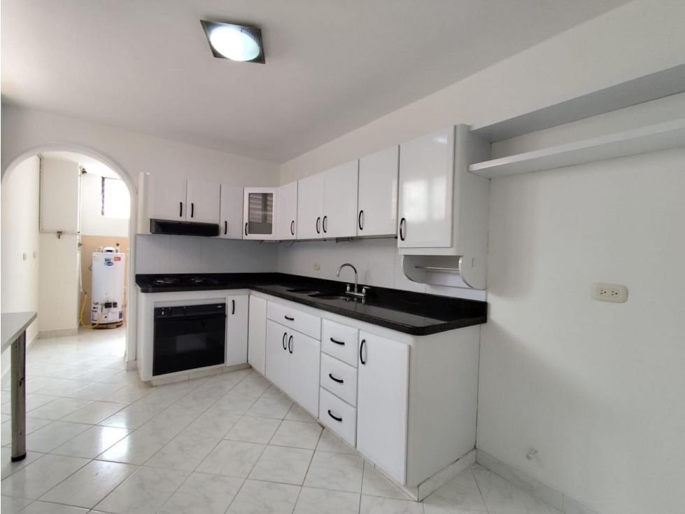Apartamento en arriendo Antioquia Medellín Laureles 154 m2 Habitaciones 4 Baños 3 Garajes 2 Precio $4500000