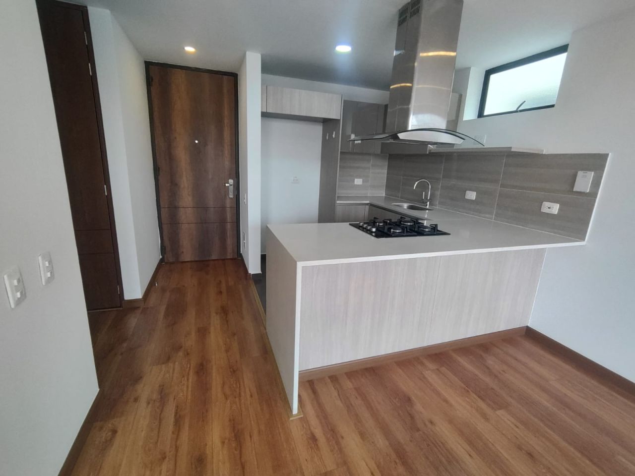 Apartaestudio en arriendo Cundinamarca Bogotá Mazurén 40 m2 Habitaciones 1 Baños 1 Garajes 1 Precio $2700000