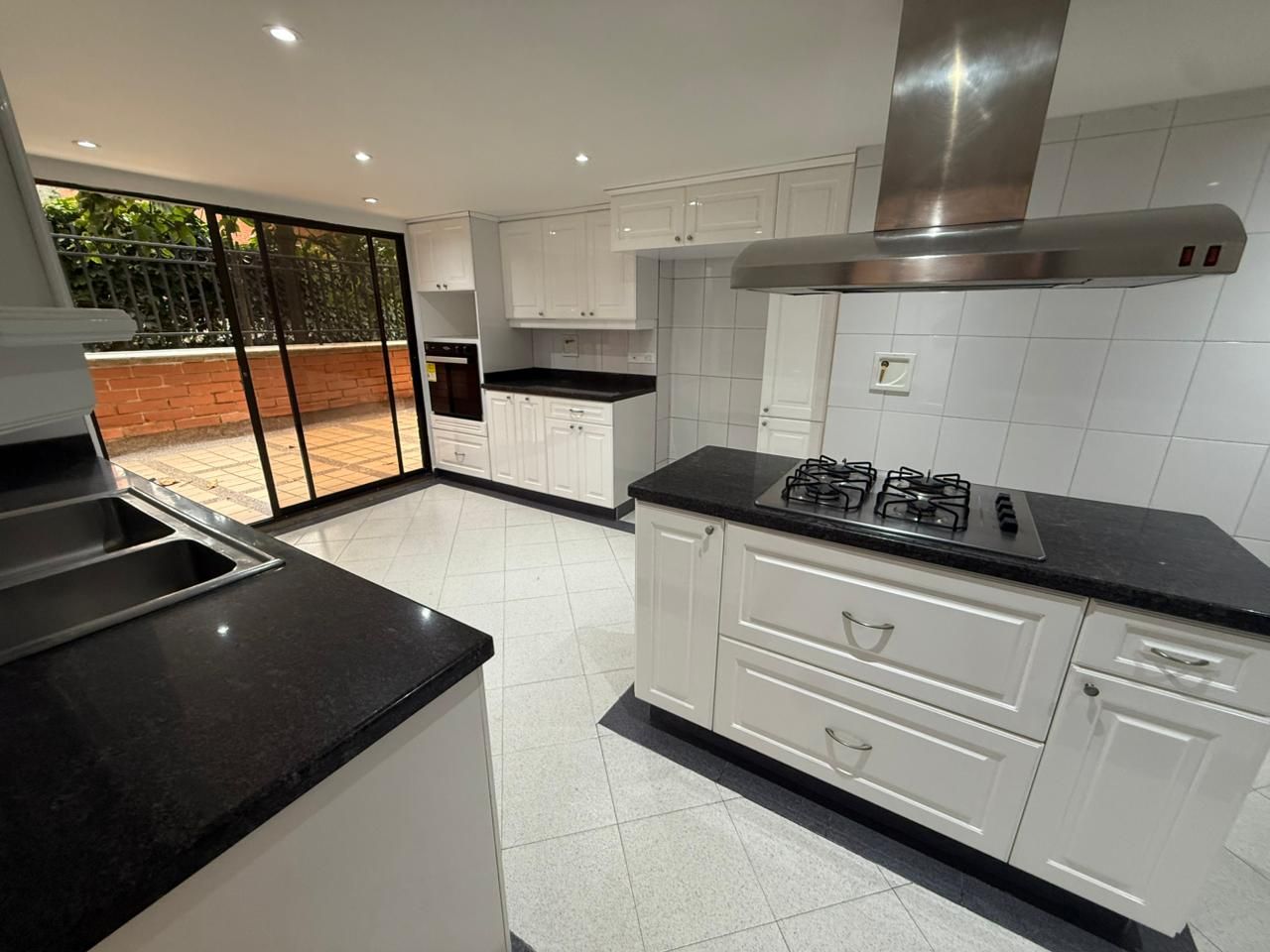 Apartamento en arriendo Antioquia Medellín La Florida 256 m2 Habitaciones 3 Baños 3 Garajes 2 Precio $7000000