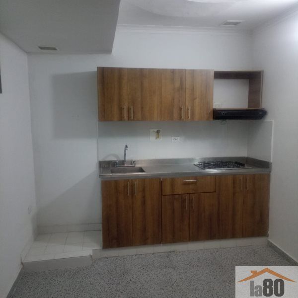 Apartamento en arriendo Antioquia Medellín La Floresta 55 m2 Habitaciones 3 Baños 2 Garajes 0 Precio $2450000
