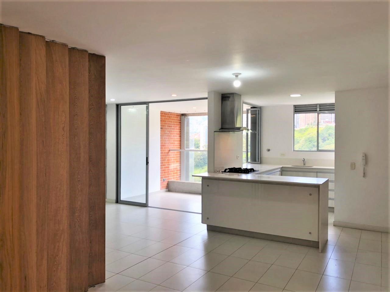 Apartamento en arriendo Antioquia Medellín Castropol 110 m2 Habitaciones 3 Baños 3 Garajes 2 Precio $5900000