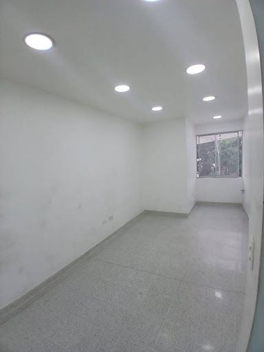 Oficina en arriendo Antioquia Medellín San Javier No1 15 m2 Habitaciones 0 Baños 1 Garajes 0 Precio $1600000