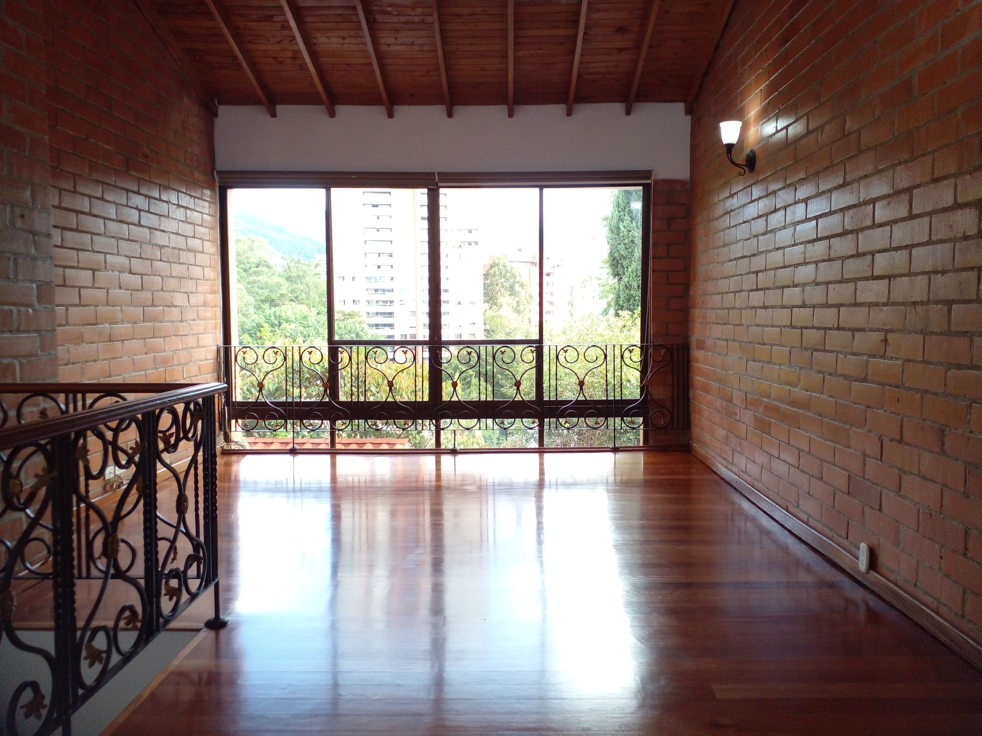 Casa en venta Antioquia Medellín Los Balsos No 1 251 m2 Habitaciones 3 Baños 4 Garajes 2 Precio $1395000000
