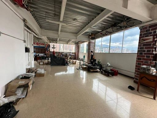 Oficina en arriendo Antioquia Medellín Perpetuo Socorro 168 m2 Habitaciones 0 Baños 1 Garajes 1 Precio $9000000