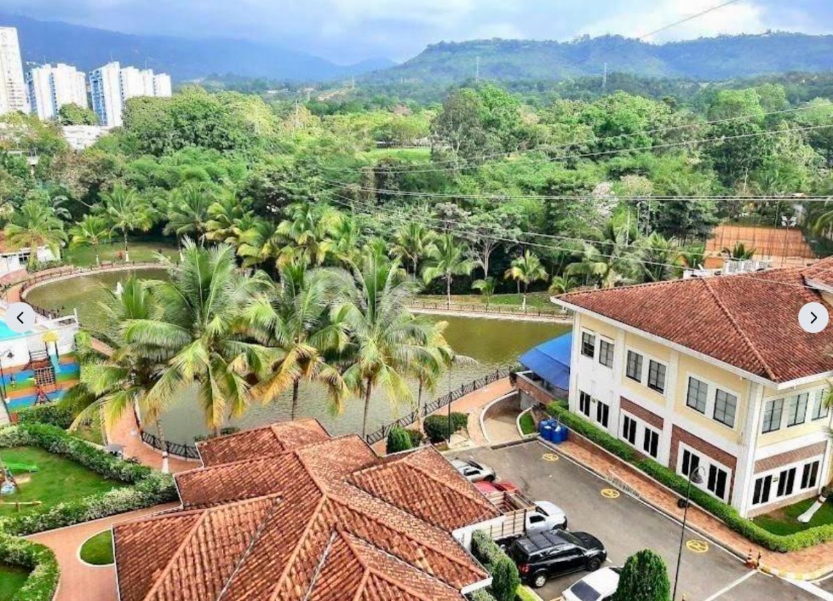 Casa en venta Santander Floridablanca Br La Toscana 261 m2 Habitaciones 4 Baños 5 Garajes 2 Precio $1400000000
