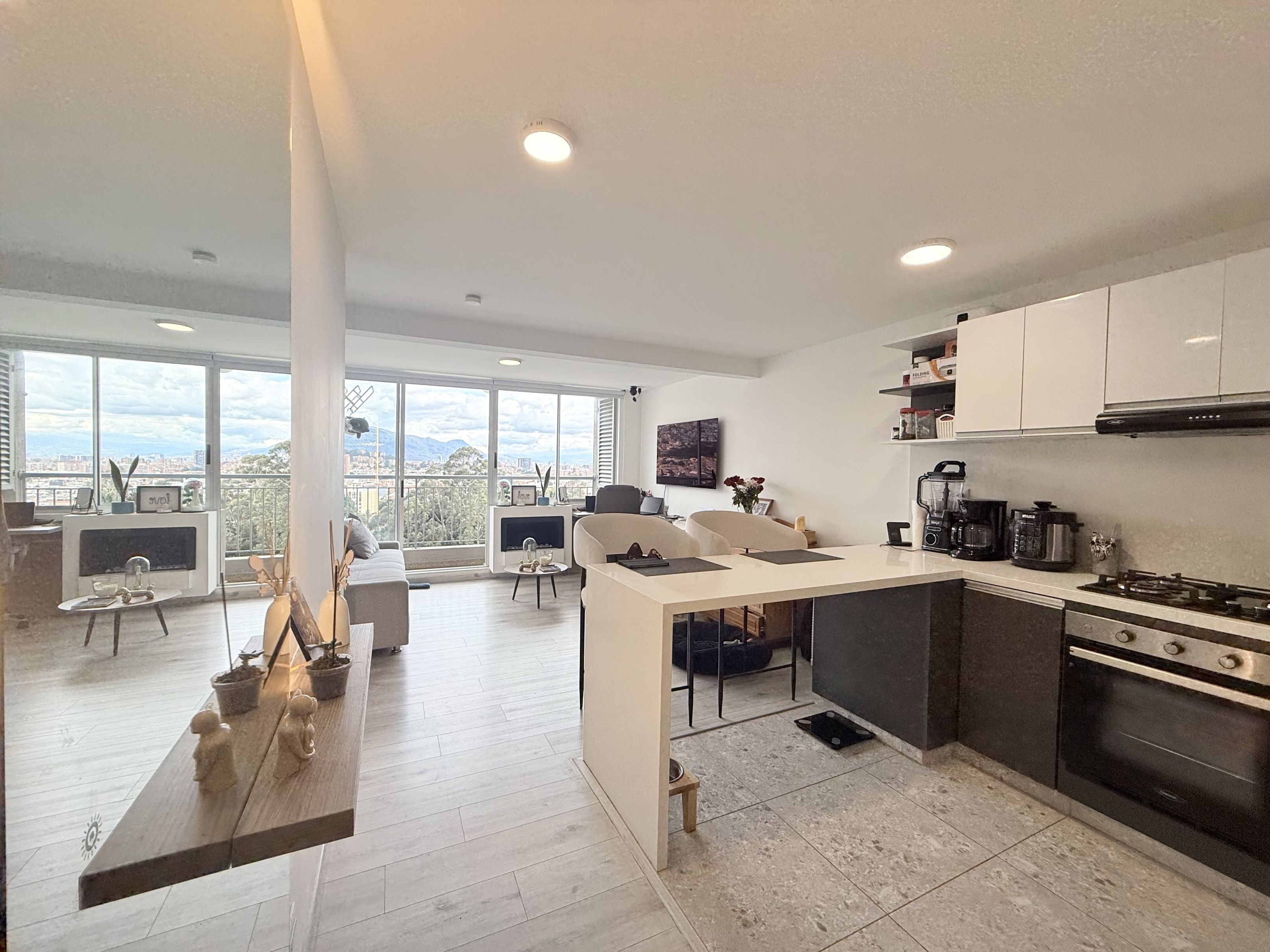 Apartamento en venta Cundinamarca Bogotá Santa Teresa 59 m2 Habitaciones 2 Baños 2 Garajes 1 Precio $448000000