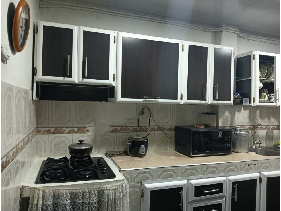 Casa en venta Risaralda Pereira La Francia 210 m2 Habitaciones 5 Baños 3 Garajes 0 Precio $230000000